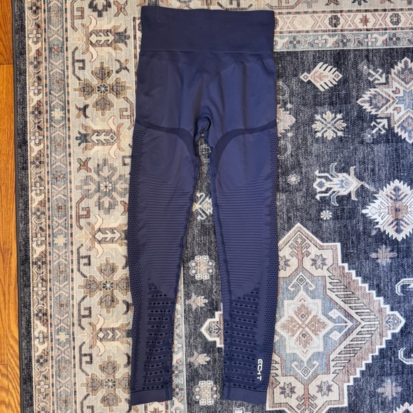 Echt Arise Prime Seamless Cutout Style Leggings Dusty Blue Women’s Size Small - Picture 7 of 9